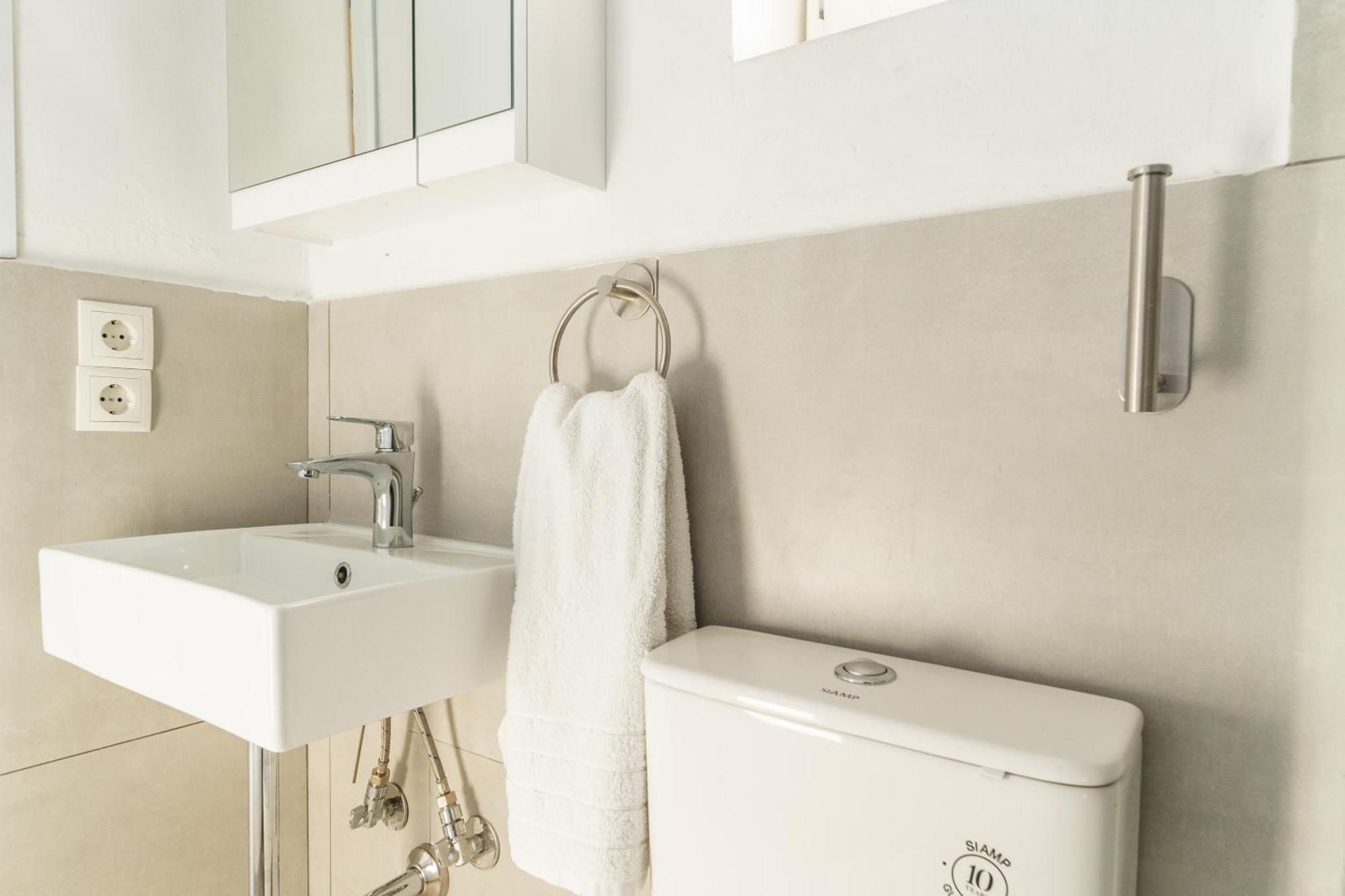 Babis & Popi Rooms And Studios Frangocastelo Ngoại thất bức ảnh